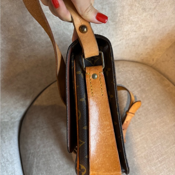 Authentic Louis Vuitton cartouchiere GM monogram crossbody - Picture 6 of 12